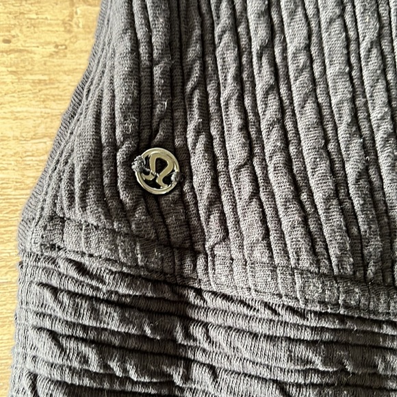 Lulu lemon sweater - Picture 3 of 4